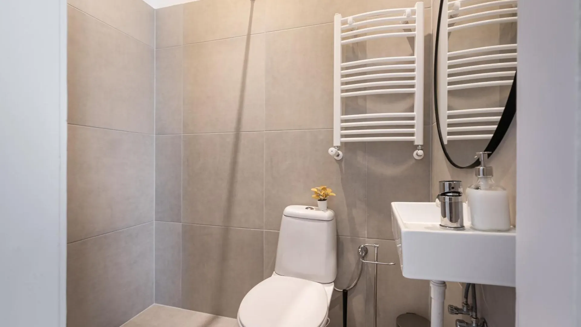 Empire Echo 2-Bdr Apartment Budapest