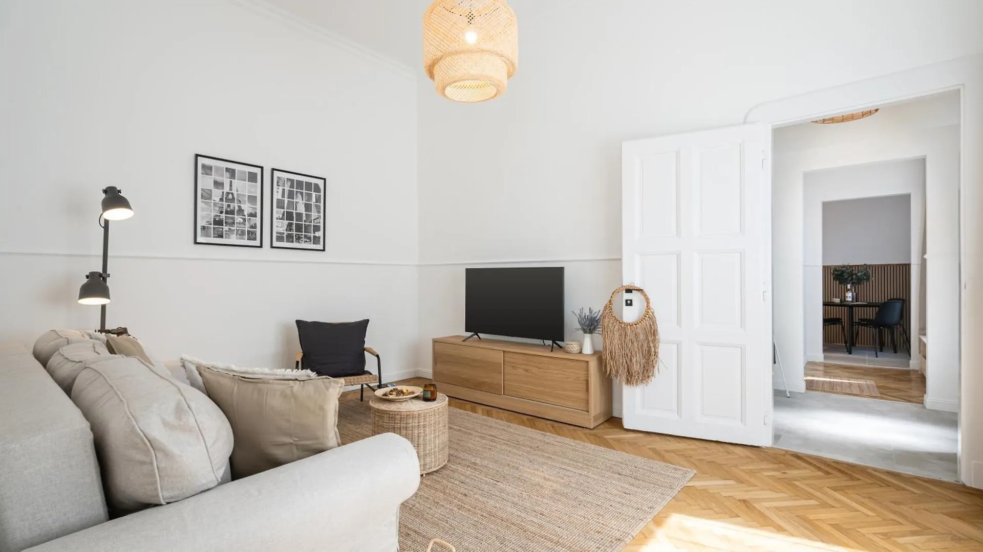 Empire Echo 2-Bdr Apartment Budapest