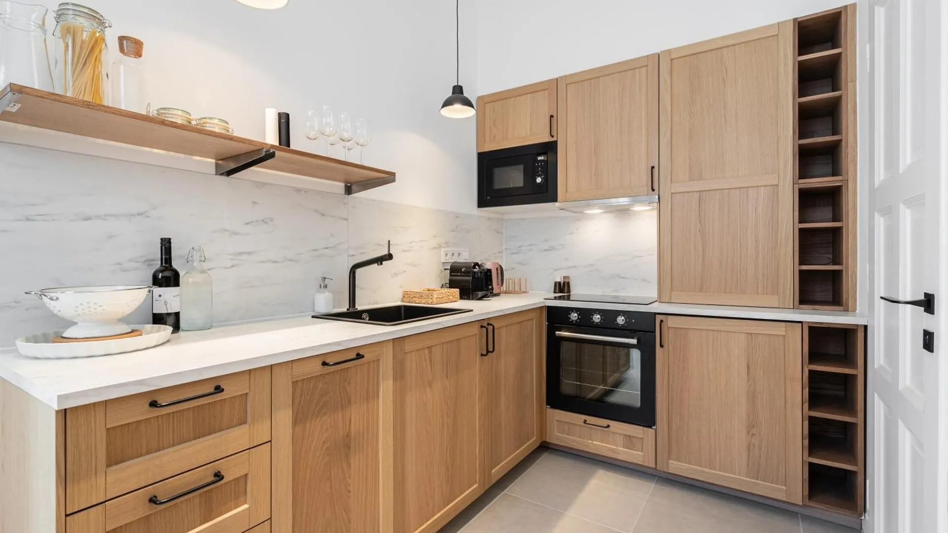 Empire Echo 2-Bdr Apartment Budapest